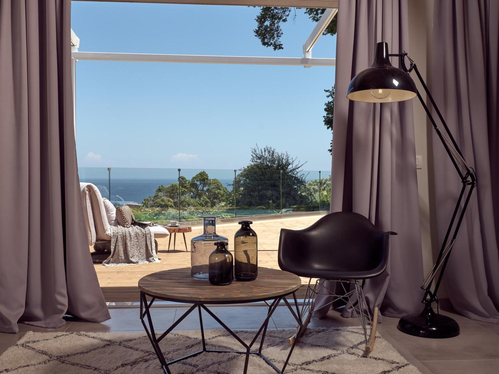 Chris & Jo Villas, Enchanting Escapes, With Heated Pools & Seaviews By Thinkvilla ไซคิย์นธอสทาวน์ ภายนอก รูปภาพ