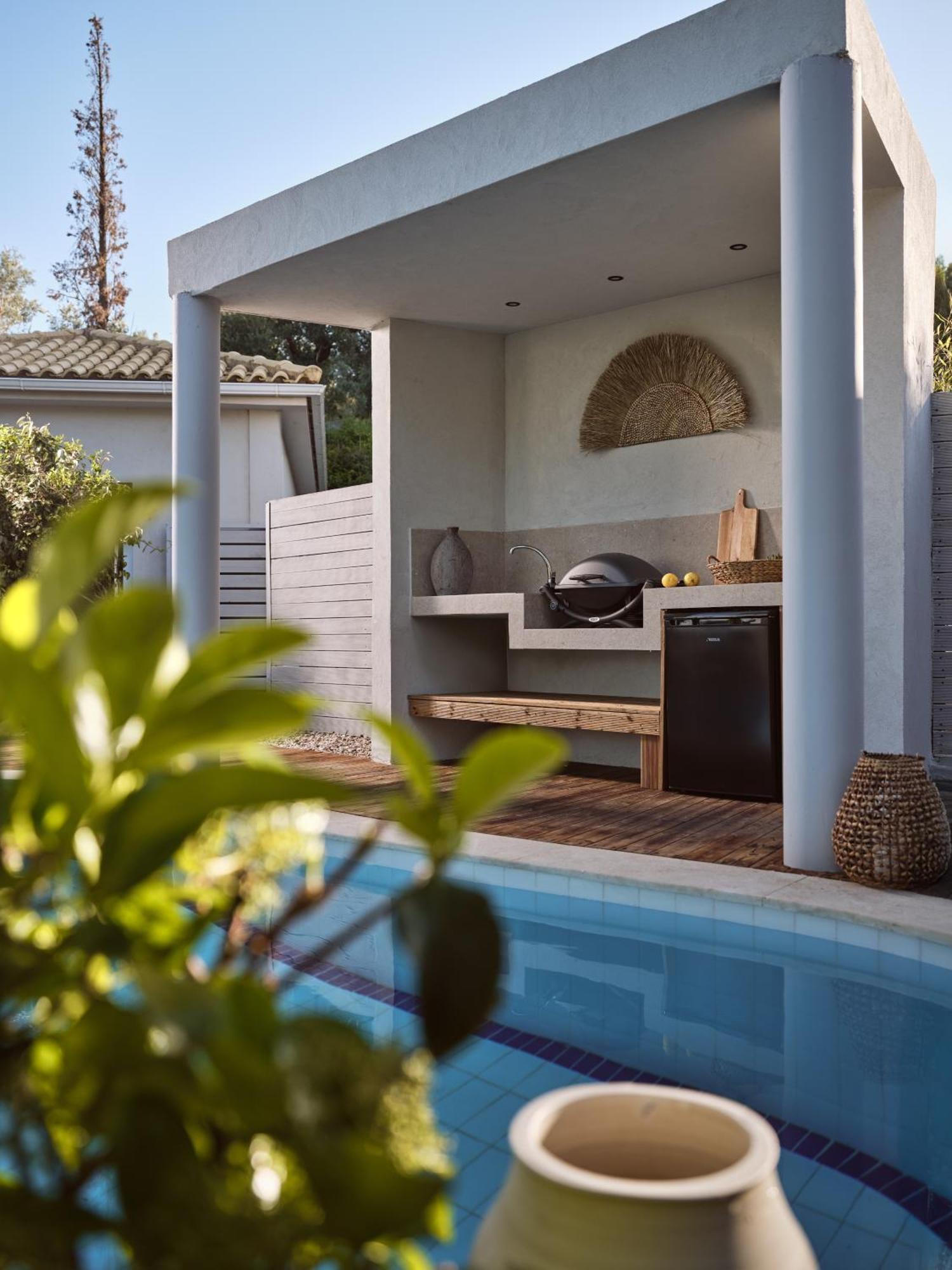 Chris & Jo Villas, Enchanting Escapes, With Heated Pools & Seaviews By Thinkvilla ไซคิย์นธอสทาวน์ ภายนอก รูปภาพ